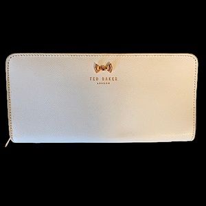 TED BAKER - Full Zip Wallet *Bow Detail